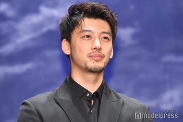 竹内涼真、両親・妹弟との家族ショット公開「みんなそっくり」「カッコよすぎ」驚きの反響 画像
