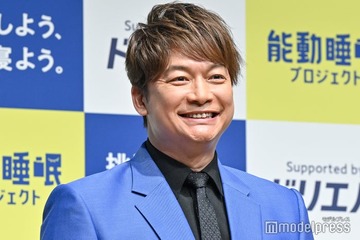 香取慎吾、9年ぶり「FNS歌謡祭」出演 MC相葉雅紀と握手交わす「すごく嬉しい」【2024FNS歌謡祭】 画像