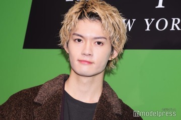 佐野勇斗「一旦腹筋アピール」と肉体美披露「バッキバキ」「かっこよすぎ」と話題に 画像