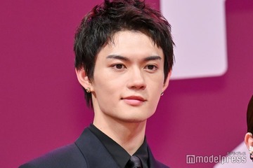 佐野勇斗、鮮やかピンク髪へ大胆イメチェン その理由にも「可愛すぎ」「似合ってる」の声 画像