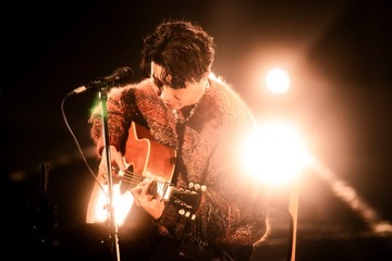 【紅白本番】星野源、曲目発表後に楽曲変更「ばらばら」ギター弾き語りで歌唱 画像