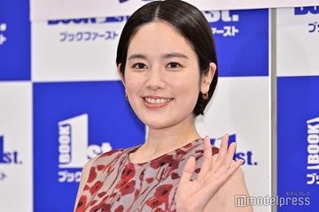 筧美和子、美背中際立つ大胆ワンピ姿披露「色気がすごい」「自然体で素敵」の声 画像