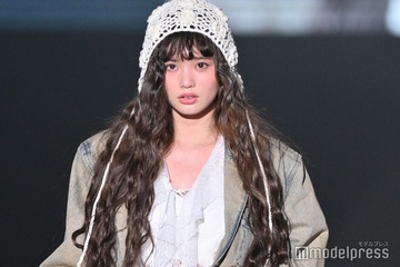 Girls2原田都愛、美ウエストのぞくデニムコーデ【TGCしずおか2025】 画像