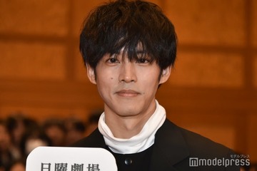 松坂桃李、学校サプライズ訪問に高校生250人熱狂 特別授業で真剣アドバイス【御上先生】 画像