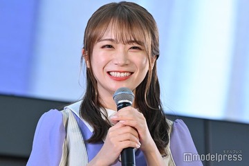 秋元真夏「久々に脚出しちゃった」“超ミニ丈”コーデに反響「スタイル抜群」「かっこ可愛い」 画像