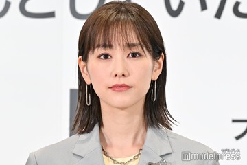 桐谷美玲「マッサージを頑張ってる」ミニ丈×黒タイツで美脚披露「努力の賜物」「参考にしたい」と反響続々 画像