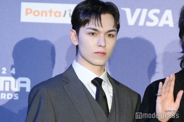 SEVENTEENバーノン、念願の坊主にイメチェン「どんな髪型でもイケメン」「美しすぎ」と反響 画像