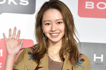 山本舞香、ミニワンピでスラリ美脚輝く「スタイル抜群」「一生の憧れ」と絶賛の声 画像