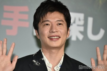 田中圭「アンサンブル」前髪あり“大学生”ビジュアル披露「現役？」「全然違う」と話題に 画像