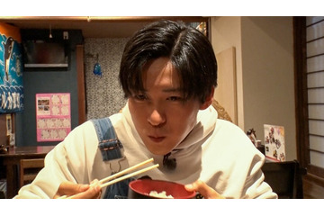 Snow Man目黒蓮、3度目の単独グルメ探し挑戦でピンチ？「毎回緊張感があります」様々な表情見せる 画像