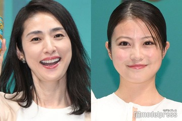 天海祐希、ざっくりスリットから美脚チラリ 今田美桜と純白ドレス姿で個性放つ 画像