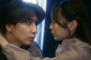 【キスでふさいで、バレないで。 第3話】楓、塩谷にキス 想い打ち明ける 画像