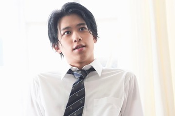 【年下彼氏2 episode13】隼人（當間琉巧）、メアリー（トミコ・クレア）に一目惚れ 画像