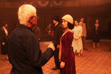 広瀬すず、華麗なステップ披露 木戸大聖＆岡田将生とのダンスシーン解禁【ゆきてかへらぬ】 画像