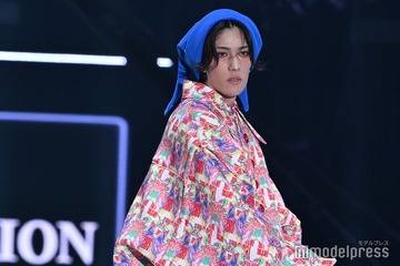 少年忍者ヴァサイェガ渉、ランウェイにシークレット登場 ボリュームたっぷりセットアップ姿【TGC2025S/S】 画像