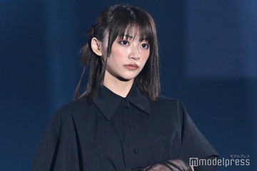 CUTIE STREET板倉可奈、オールブラックコーデがクール ロングブーツから美脚チラリ【IDOL RUNWAY COLLECTION 2025】 画像