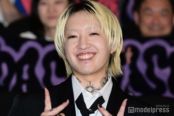 Ayase、YOASOBIは「結構稀有なユニット」休日にお酒を飲むことも 画像