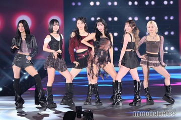 LIGHTSUM、美ウエストのぞくブラウン衣装でパフォーマンス 流暢な日本語も披露【関コレ2025S/S】 画像