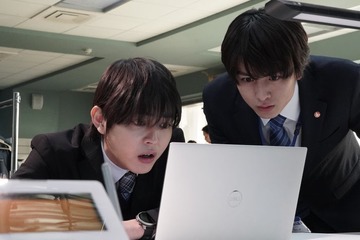 【アイシー～瞬間記憶捜査・柊班～ 第3話】木皿＆瑞江、不審な男が殴りかかってくる 画像