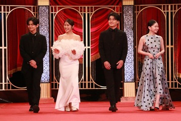 齋藤飛鳥、重めぱっつん前髪で雰囲気ガラリ 渋谷凪咲がオフショルドレス姿・山田杏奈はレカペ再登場【第48回日本アカデミー賞】 画像