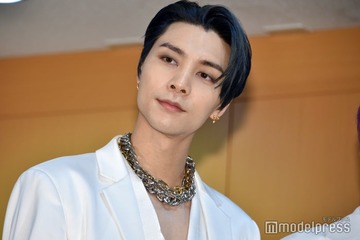 NCT 127ジャニー、ユニフォーム姿でMLB開幕戦に降臨「流石シカゴっ子」「びっくり」の声 画像