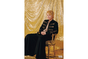 手越祐也、ありがたみ満載“金手越”カットで微笑む ポジティブマインドでお悩み回答 画像