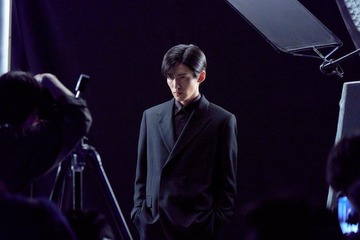 Snow Man目黒蓮、目が青いAI感＆没入の世界観表現 2種のキービジュアル解禁 画像