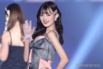 鶴嶋乃愛、スリットから美脚チラリ デニム×リボンコーデ披露【TGC熊本2025】 画像