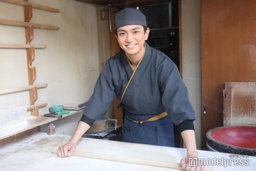 Aぇ! group正門良規、蕎麦打ちを披露 SixTONES高地優吾「手元が男らしい」と絶賛【ムサシノ輪舞曲】 画像