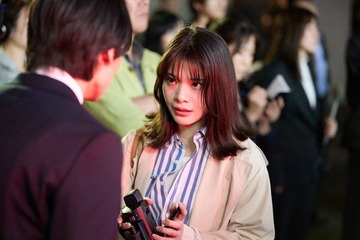 「恋は闇」万琴（岸井ゆきの）、殺人事件被害者と共通点「犯人に狙われてる？」「浩暉（志尊淳）が近づいた目的かな」初回から考察続々 画像