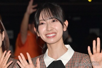 日向坂46金村美玖、美脚のぞくミニスカコーデ披露「透明感すごい」「見惚れた」と反響 画像
