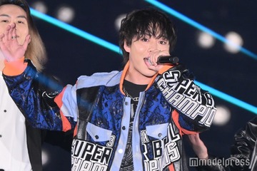 万博ライブ開催のアーティスト、空席目立つ本番写真公開「実力不足です」スタッフ投稿にも注目集まる 画像