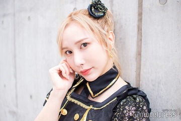 双子妊娠中のヘラヘラ三銃士ありしゃん、ふっくらお腹披露の最新ショットにファン驚き「想像以上の大きさ」「ママカッコいい」 画像