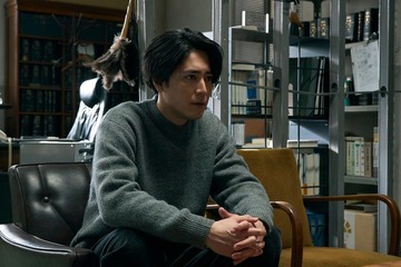 【イグナイト -法の無法者- 第3話】宇崎、事務所で留守番 1人で依頼者対応 画像