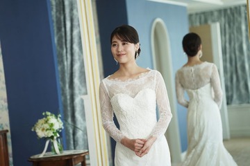 有村架純、純白ウエディングドレス姿で登場 映画「花まんま」ブライダルメイキング映像解禁 画像