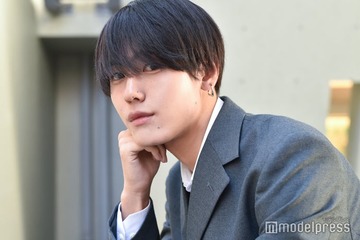「今日好き」甲斐虎壱、青髪にチェンジ「かっこいい」「色の振り幅すごい」の声 画像