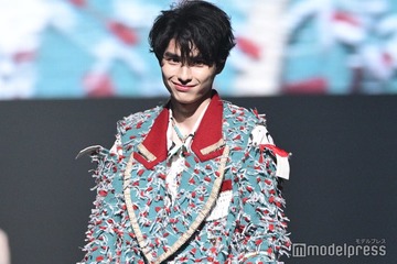 「めおと日和」で話題・本田響矢、不意打ち微笑みに歓声 個性的セットアップ姿【TGC香川2025】 画像