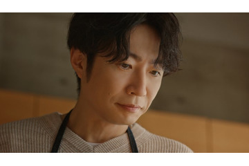 相葉雅紀、新CMで料理の腕前披露 難しい作業に苦戦も 画像