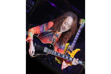 X JAPAN・PATA、足の状態悪化・背骨骨折を報告 所属バンド・Ra:INツアー延期発表 画像