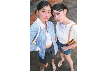 超ときめき宣伝部・菅田愛貴＆杏ジュリアが美脚披露 “シンクロメイク”にも挑戦 画像