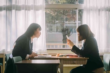 藍美（茅島みずき）、霧尾（井上瑞稀）の笑顔取り戻すため大胆な行動に「霧尾ファンクラブ」8話場面写真＆見どころ公開 画像