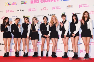 TWICE、“全員黒髪ロング”の最新ビジュアルが話題「新鮮でカッコいい」「最強」と反響続々 画像