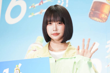 ano、爽やかなカジュアル衣装でイベントに登場！“フラフープチャレンジ”経て新垣結衣に尊敬のまなざし 画像