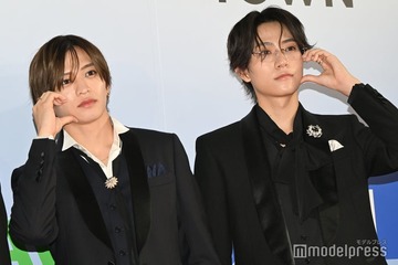 timelesz新メンバー・橋本将生、スーツ×メガネでレッドカーペット登場【ASEA 2025 レッドカーペット】 画像