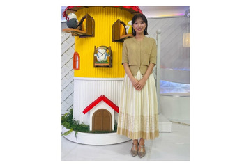 望月理恵アナ、ひざ丈スカートから美脚スラリ「女神降臨」「エレガントな雰囲気が素敵」と反響 画像