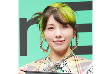 仲里依紗、新千歳空港で購入♪“大大大好き”な北海道土産を紹介「冷やしても本当に美味しい」 画像
