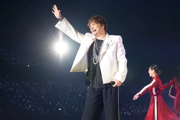 香取慎吾、初のソロアリーナツアー開幕「これからもステージに立ち続けたい」自身演出のステージで魅了 画像