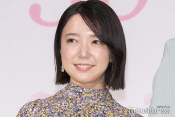 上白石萌音、美デコルテ輝くオフショルドレス姿公開「大人っぽさが増してる」と反響 画像