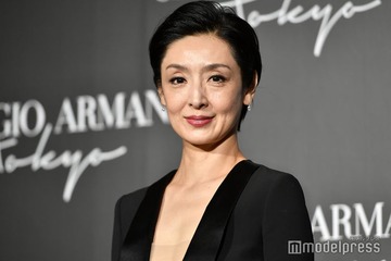 草刈民代、すっぴんで夫とニューヨーク散歩 2ショットに「美しい」「お肌ツヤツヤ」の声 画像