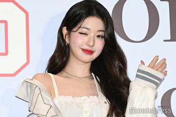 IVEウォニョン、オフショルで美肩チラリ＆美脚際立つ衣装姿公開「圧巻の美貌」「スタイルがレベチ」と反響 画像